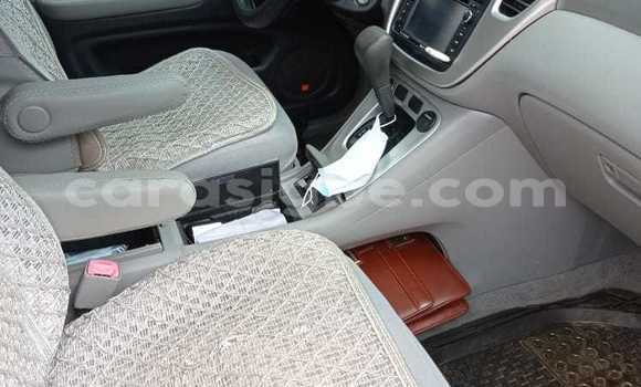 Acheter Occasion Voiture Toyota Highlander Blanc à Lomé, Togo Acheter Occasion Voiture Toyota Highlander Blanc à Lomé, Togo