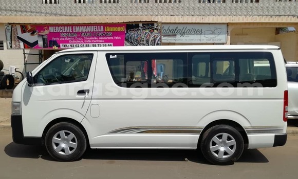 Acheter Neuf Voiture Toyota Hiace Blanc à Lomé, Togo Acheter Neuf Voiture Toyota Hiace Blanc à Lomé, Togo