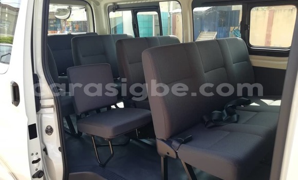 Acheter Neuf Voiture Toyota Hiace Blanc à Lomé, Togo Acheter Neuf Voiture Toyota Hiace Blanc à Lomé, Togo