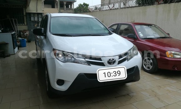 Acheter Import Voiture Toyota RAV4 Blanc à Lomé, Togo Acheter Import Voiture Toyota RAV4 Blanc à Lomé, Togo