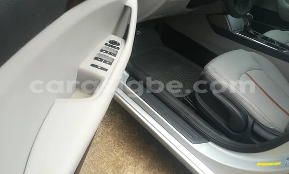 Acheter Occasion Voiture Hyundai Sonata Gris à Adawlato, Togo Acheter Occasion Voiture Hyundai Sonata Gris à Adawlato, Togo