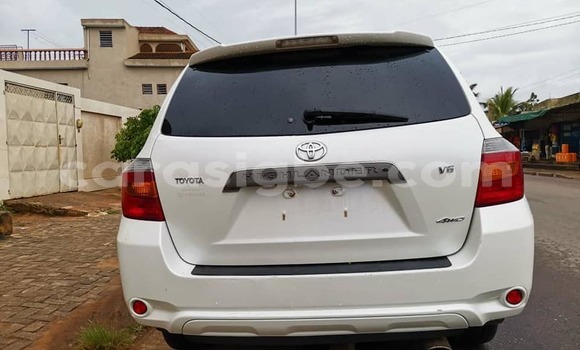 Buy Used Toyota Highlander White Car in Adawlato in Togo Buy Used Toyota Highlander White Car in Adawlato in Togo