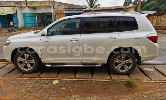 Buy Used Toyota Highlander White Car in Adawlato in Togo Buy Used Toyota Highlander White Car in Adawlato in Togo