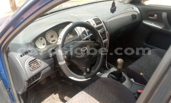 Acheter Occasion Voiture Mazda 323 Bleu à Adawlato, Togo Acheter Occasion Voiture Mazda 323 Bleu à Adawlato, Togo