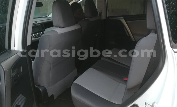 Buy Used Toyota RAV4 White Car in Adawlato in Togo Buy Used Toyota RAV4 White Car in Adawlato in Togo