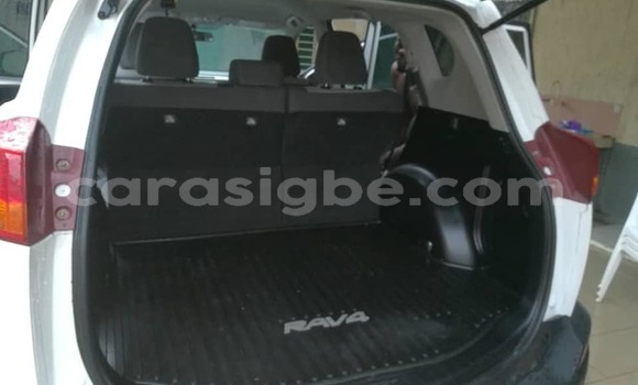 Buy Used Toyota RAV4 White Car in Adawlato in Togo Buy Used Toyota RAV4 White Car in Adawlato in Togo