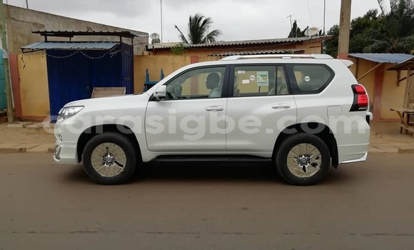 Acheter Occasion Voiture Toyota Land Cruiser Blanc à Adawlato, Togo Acheter Occasion Voiture Toyota Land Cruiser Blanc à Adawlato, Togo