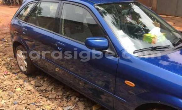Acheter Occasion Voiture Mazda 323 Bleu à Adawlato, Togo Acheter Occasion Voiture Mazda 323 Bleu à Adawlato, Togo