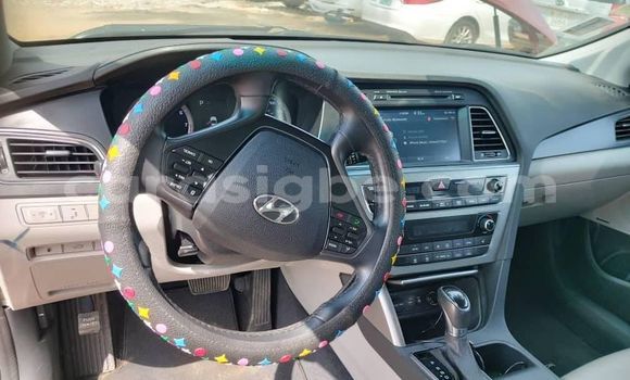 Acheter Occasion Voiture Hyundai Sonata Rouge à Lomé, Togo Acheter Occasion Voiture Hyundai Sonata Rouge à Lomé, Togo