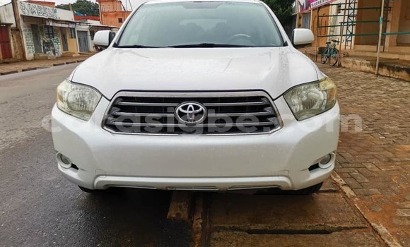 Acheter Occasion Voiture Toyota Highlander Blanc à Lomé, Togo Acheter Occasion Voiture Toyota Highlander Blanc à Lomé, Togo
