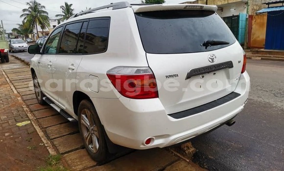 Acheter Occasion Voiture Toyota Highlander Blanc à Lomé, Togo Acheter Occasion Voiture Toyota Highlander Blanc à Lomé, Togo