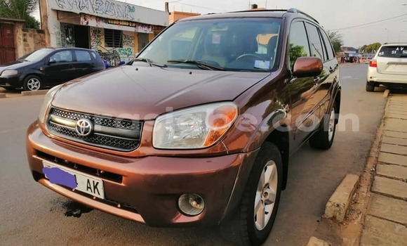 Acheter Occasion Voiture Toyota RAV4 Marron à Adawlato, Togo Acheter Occasion Voiture Toyota RAV4 Marron à Adawlato, Togo