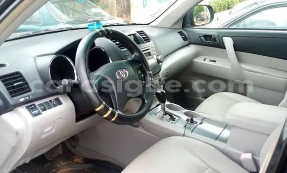 Acheter Occasion Voiture Toyota Highlander Noir à Adawlato, Togo Acheter Occasion Voiture Toyota Highlander Noir à Adawlato, Togo