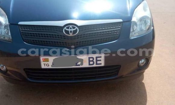 Acheter Occasion Voiture Toyota Corolla Verso Bleu à Adawlato, Togo Acheter Occasion Voiture Toyota Corolla Verso Bleu à Adawlato, Togo