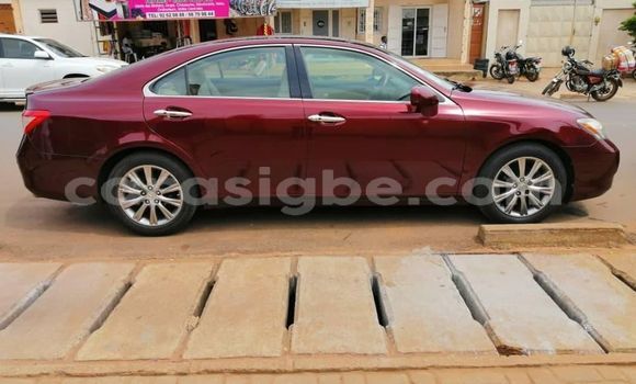 Acheter Occasion Voiture Lexus ES Rouge à Adawlato, Togo Acheter Occasion Voiture Lexus ES Rouge à Adawlato, Togo