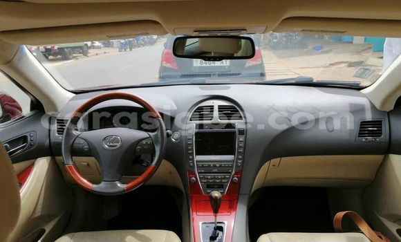 Acheter Occasion Voiture Lexus ES Rouge à Adawlato, Togo Acheter Occasion Voiture Lexus ES Rouge à Adawlato, Togo