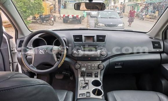 Acheter Occasion Voiture Toyota Highlander Blanc à Adawlato, Togo Acheter Occasion Voiture Toyota Highlander Blanc à Adawlato, Togo