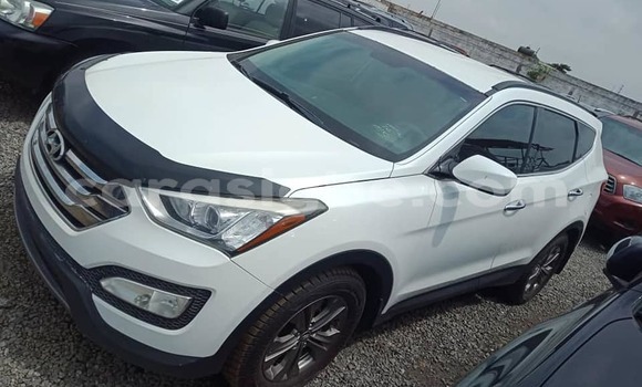 Buy Used Hyundai Santa Fe White Car in Lome in Togo Buy Used Hyundai Santa Fe White Car in Lome in Togo