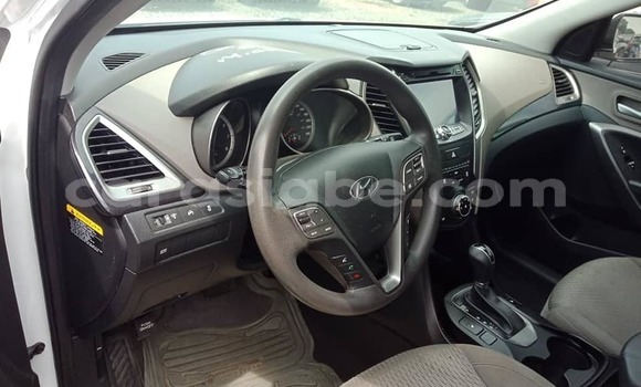Buy Used Hyundai Santa Fe White Car in Lome in Togo Buy Used Hyundai Santa Fe White Car in Lome in Togo