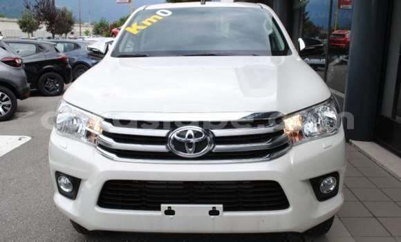 Buy Used Toyota Hilux White Car in Adawlato in Togo Buy Used Toyota Hilux White Car in Adawlato in Togo