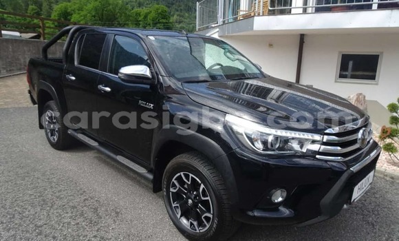 Buy Used Toyota Hilux Black Car in Aneho in Maritime Buy Used Toyota Hilux Black Car in Aneho in Maritime