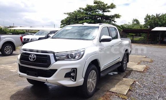 Buy Used Toyota Hilux White Car in Aneho in Togo Buy Used Toyota Hilux White Car in Aneho in Togo