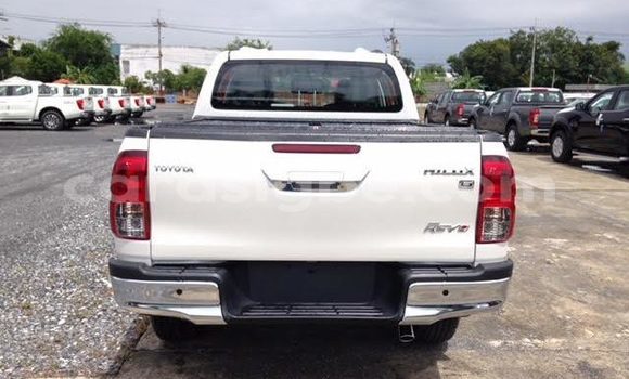 Buy Used Toyota Hilux White Car in Aneho in Togo Buy Used Toyota Hilux White Car in Aneho in Togo