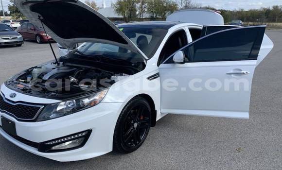 Buy Used Kia Optima White Car in Adawlato in Togo Buy Used Kia Optima White Car in Adawlato in Togo