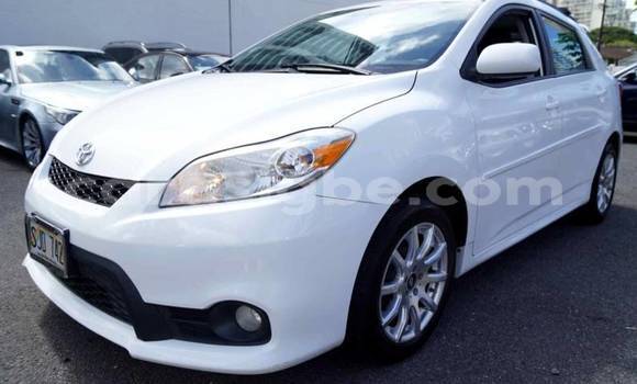 Buy Used Toyota Matrix White Car in Amoutivé in Togo Buy Used Toyota Matrix White Car in Amoutivé in Togo