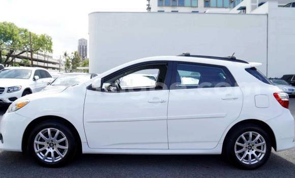 Buy Used Toyota Matrix White Car in Amoutivé in Togo Buy Used Toyota Matrix White Car in Amoutivé in Togo