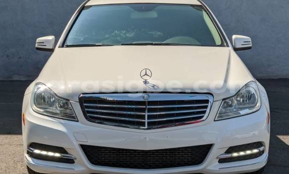 Buy Used Mercedes‒Benz C–Class White Car in Aneho in Togo Buy Used Mercedes‒Benz C–Class White Car in Aneho in Togo