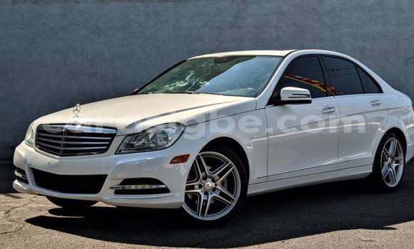 Buy Used Mercedes‒Benz C–Class White Car in Aneho in Togo Buy Used Mercedes‒Benz C–Class White Car in Aneho in Togo