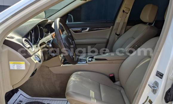 Buy Used Mercedes‒Benz C–Class White Car in Aneho in Togo Buy Used Mercedes‒Benz C–Class White Car in Aneho in Togo