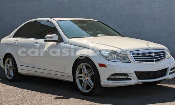 Buy Used Mercedes‒Benz C–Class White Car in Aneho in Togo Buy Used Mercedes‒Benz C–Class White Car in Aneho in Togo