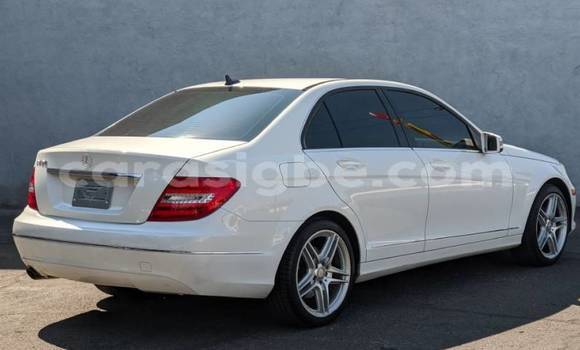Buy Used Mercedes‒Benz C–Class White Car in Aneho in Togo Buy Used Mercedes‒Benz C–Class White Car in Aneho in Togo