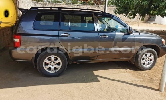Acheter Occasion Voiture Toyota Highlander Noir à Adawlato, Togo Acheter Occasion Voiture Toyota Highlander Noir à Adawlato, Togo