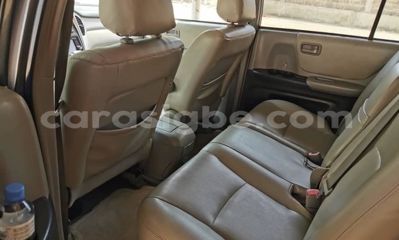 Acheter Occasion Voiture Toyota Highlander Noir à Adawlato, Togo Acheter Occasion Voiture Toyota Highlander Noir à Adawlato, Togo