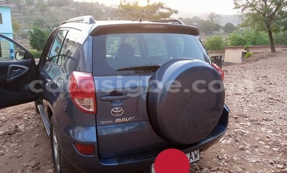 Acheter Occasion Voiture Toyota RAV4 Bleu à Adawlato, Togo Acheter Occasion Voiture Toyota RAV4 Bleu à Adawlato, Togo