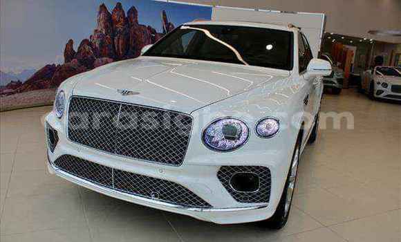 Acheter Occasion Voiture Bentley Bentayga Blanc à Adawlato, Togo Acheter Occasion Voiture Bentley Bentayga Blanc à Adawlato, Togo