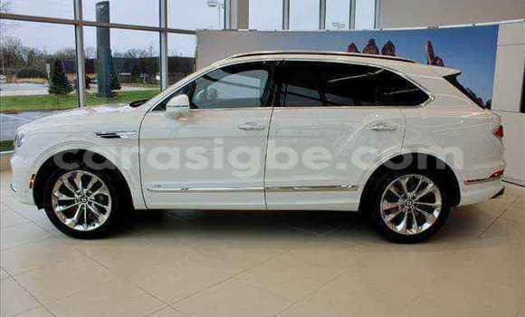 Acheter Occasion Voiture Bentley Bentayga Blanc à Adawlato, Togo Acheter Occasion Voiture Bentley Bentayga Blanc à Adawlato, Togo