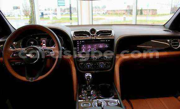 Acheter Occasion Voiture Bentley Bentayga Blanc à Adawlato, Togo Acheter Occasion Voiture Bentley Bentayga Blanc à Adawlato, Togo
