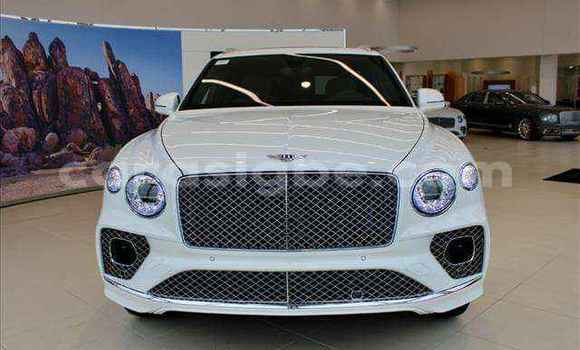 Acheter Occasion Voiture Bentley Bentayga Blanc à Adawlato, Togo Acheter Occasion Voiture Bentley Bentayga Blanc à Adawlato, Togo