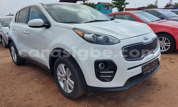Acheter Occasion Voiture Kia Sportage Blanc à Lomé, Togo Acheter Occasion Voiture Kia Sportage Blanc à Lomé, Togo