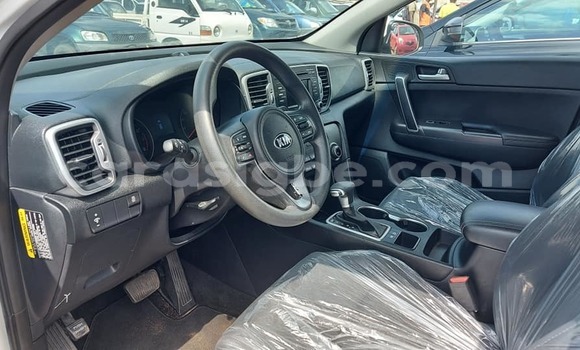 Acheter Occasion Voiture Kia Sportage Blanc à Lomé, Togo Acheter Occasion Voiture Kia Sportage Blanc à Lomé, Togo