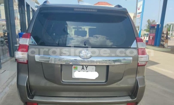 Acheter Occasion Voiture Toyota Land Cruiser Prado Beige à Lomé, Togo Acheter Occasion Voiture Toyota Land Cruiser Prado Beige à Lomé, Togo