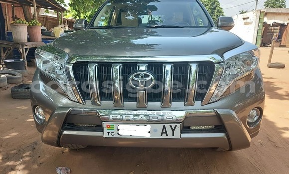Acheter Occasion Voiture Toyota Land Cruiser Prado Beige à Lomé, Togo Acheter Occasion Voiture Toyota Land Cruiser Prado Beige à Lomé, Togo