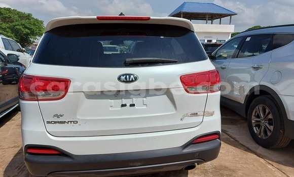 Acheter Occasion Voiture Kia Sportage Blanc à Lomé, Togo Acheter Occasion Voiture Kia Sportage Blanc à Lomé, Togo