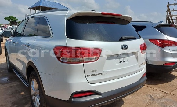 Acheter Occasion Voiture Kia Sportage Blanc à Lomé, Togo Acheter Occasion Voiture Kia Sportage Blanc à Lomé, Togo