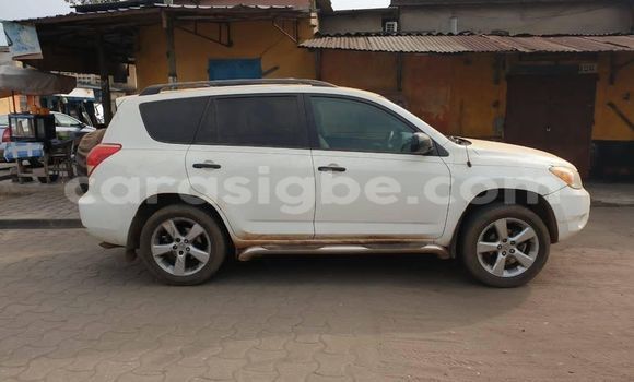 Buy Used Toyota RAV4 White Car in Lome in Togo Buy Used Toyota RAV4 White Car in Lome in Togo