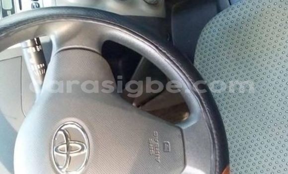 Buy Used Toyota Yaris Blue Car in Adawlato in Togo Buy Used Toyota Yaris Blue Car in Adawlato in Togo